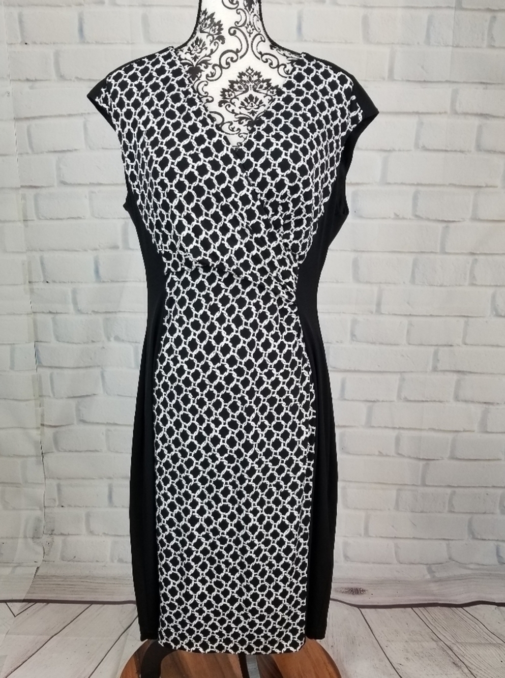 Connected stretch knit geo print dress size 12